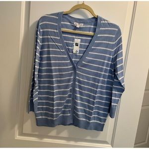 GAP LIGHTWEIGHT BUTTON FRONT WOMENS SWEATER NWT